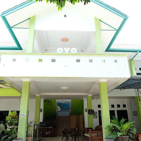 Oyo 2186 Esbe Hotel Syariah Tanjung Pandan Buitenkant foto