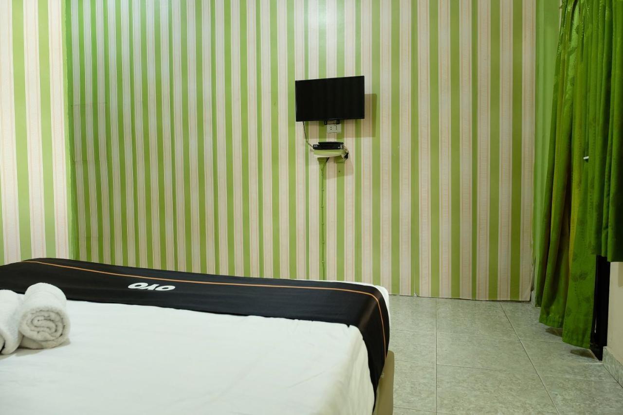 Oyo 2186 Esbe Hotel Syariah Tanjung Pandan Buitenkant foto