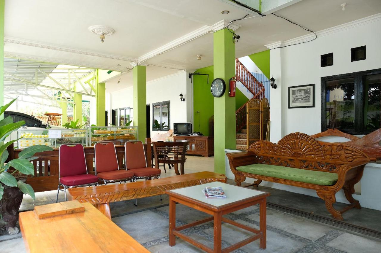 Oyo 2186 Esbe Hotel Syariah Tanjung Pandan Buitenkant foto