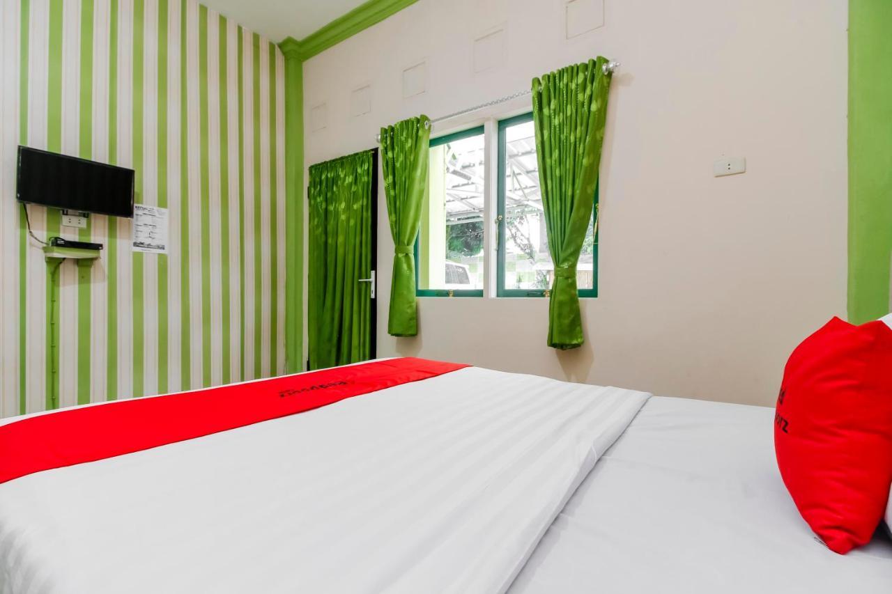 Oyo 2186 Esbe Hotel Syariah Tanjung Pandan Buitenkant foto