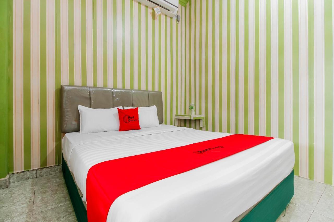 Oyo 2186 Esbe Hotel Syariah Tanjung Pandan Buitenkant foto