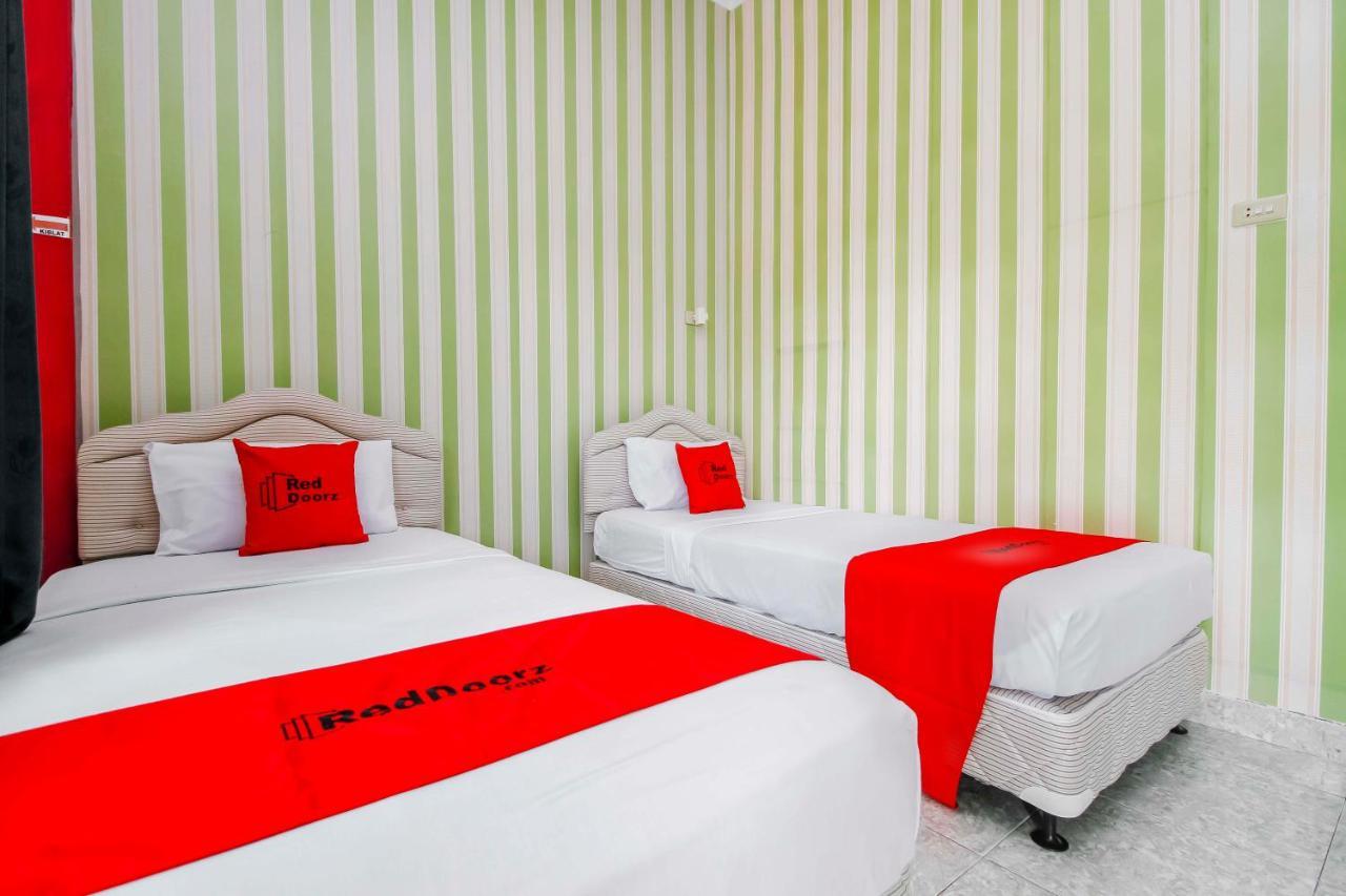 Oyo 2186 Esbe Hotel Syariah Tanjung Pandan Buitenkant foto