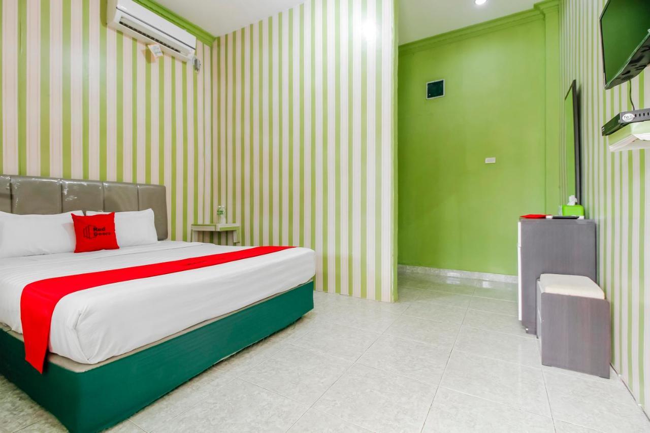 Oyo 2186 Esbe Hotel Syariah Tanjung Pandan Buitenkant foto