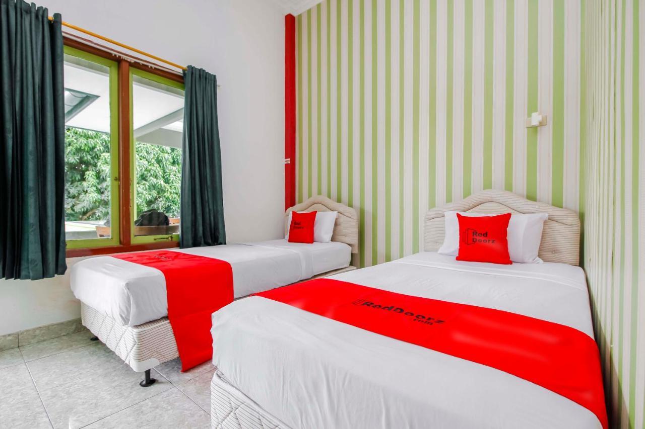 Oyo 2186 Esbe Hotel Syariah Tanjung Pandan Buitenkant foto