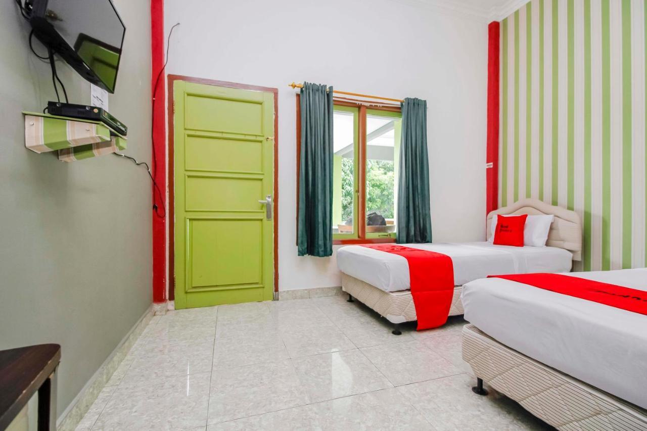 Oyo 2186 Esbe Hotel Syariah Tanjung Pandan Buitenkant foto