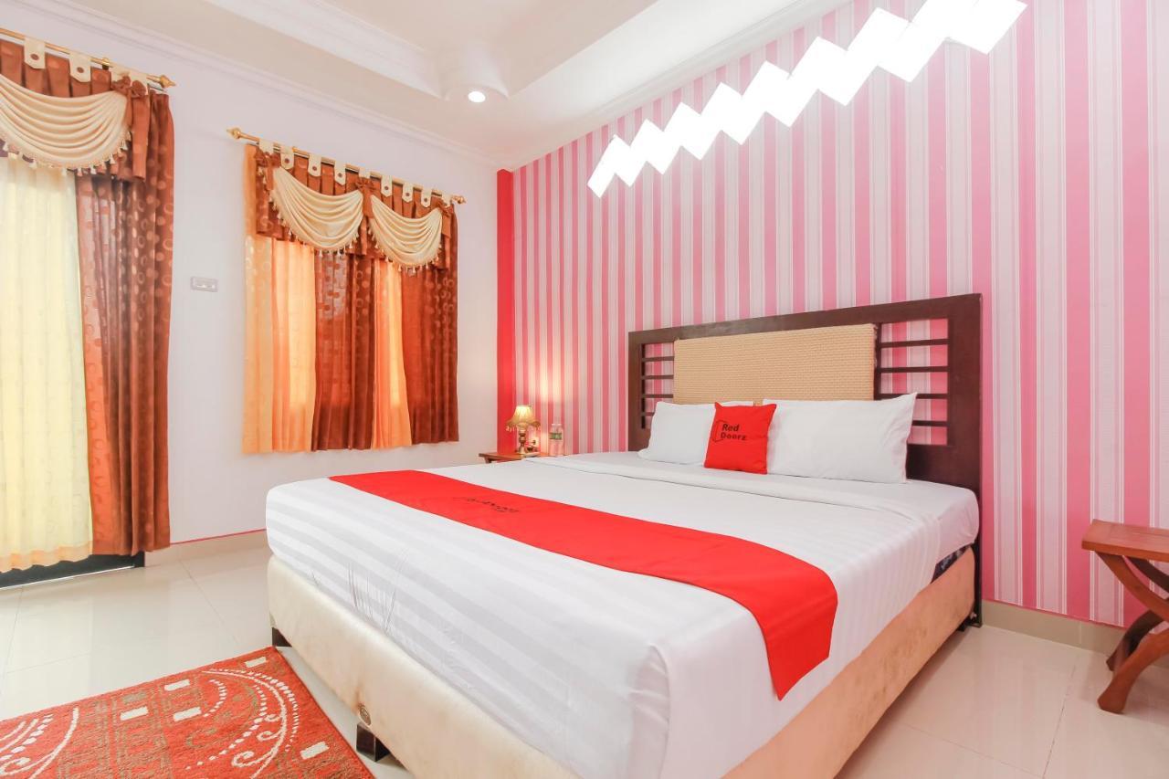 Oyo 2186 Esbe Hotel Syariah Tanjung Pandan Buitenkant foto