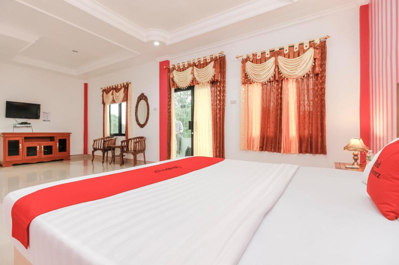 Oyo 2186 Esbe Hotel Syariah Tanjung Pandan Buitenkant foto