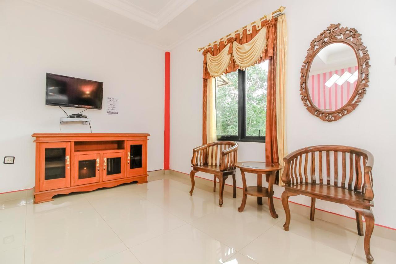 Oyo 2186 Esbe Hotel Syariah Tanjung Pandan Buitenkant foto