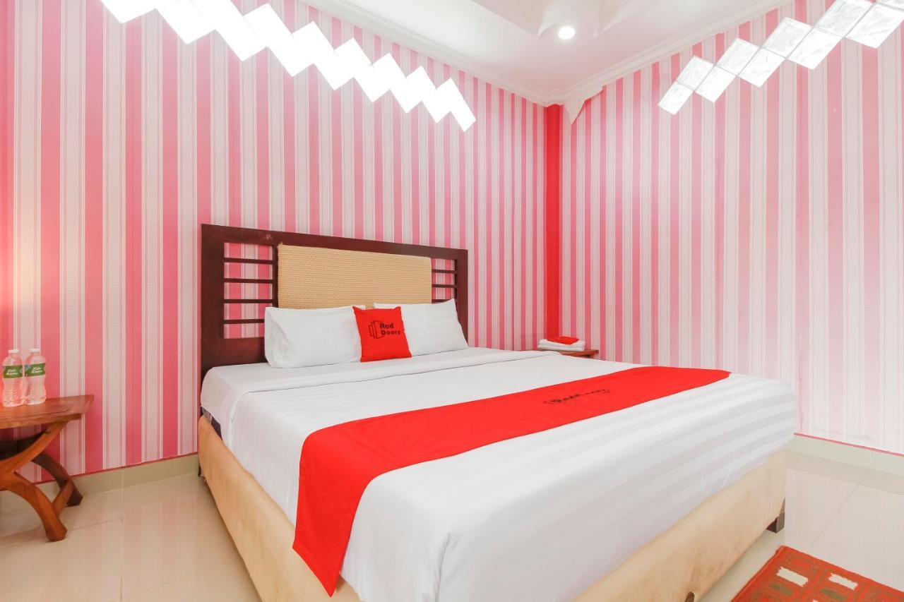 Oyo 2186 Esbe Hotel Syariah Tanjung Pandan Buitenkant foto