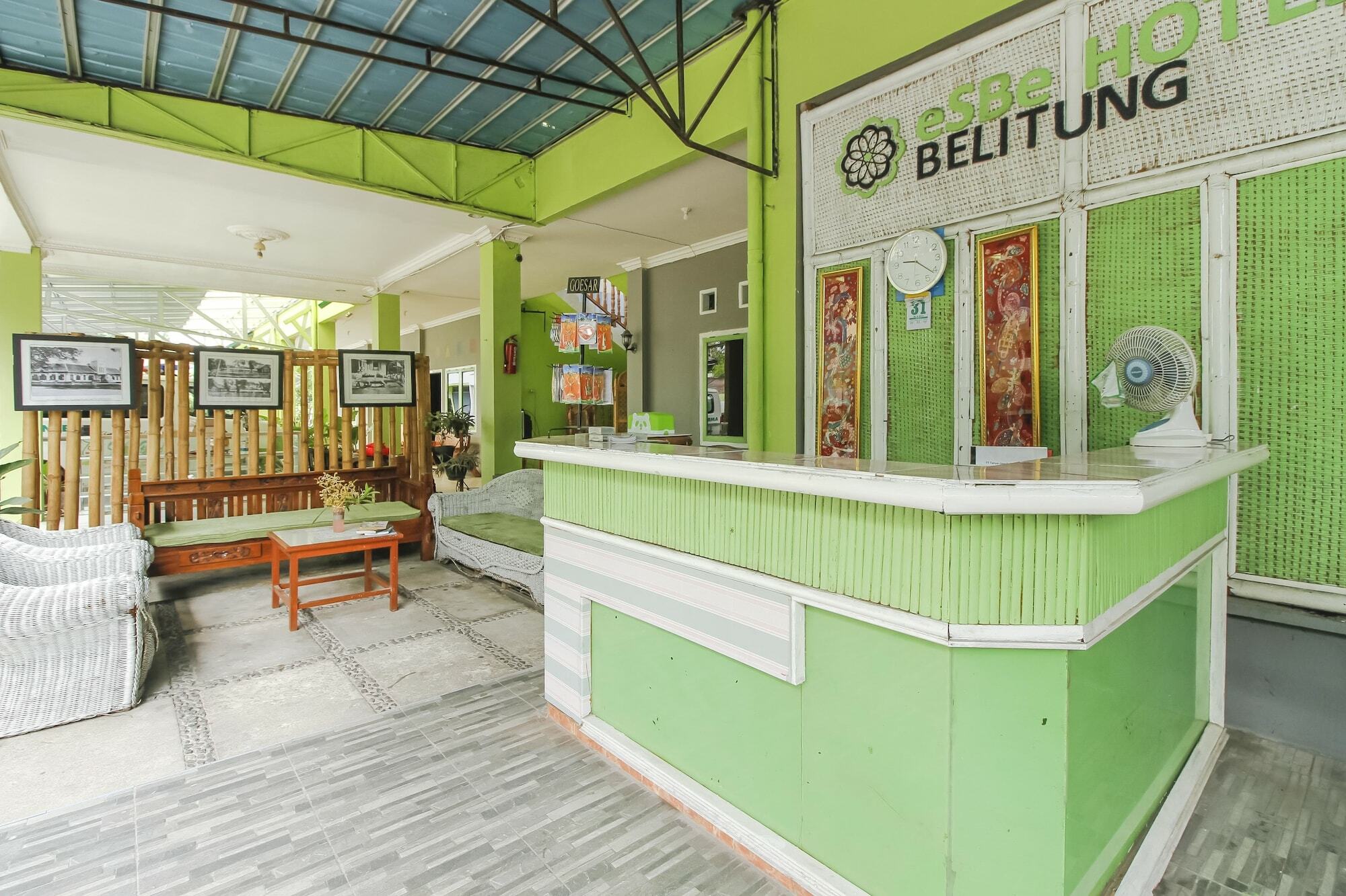 Oyo 2186 Esbe Hotel Syariah Tanjung Pandan Buitenkant foto