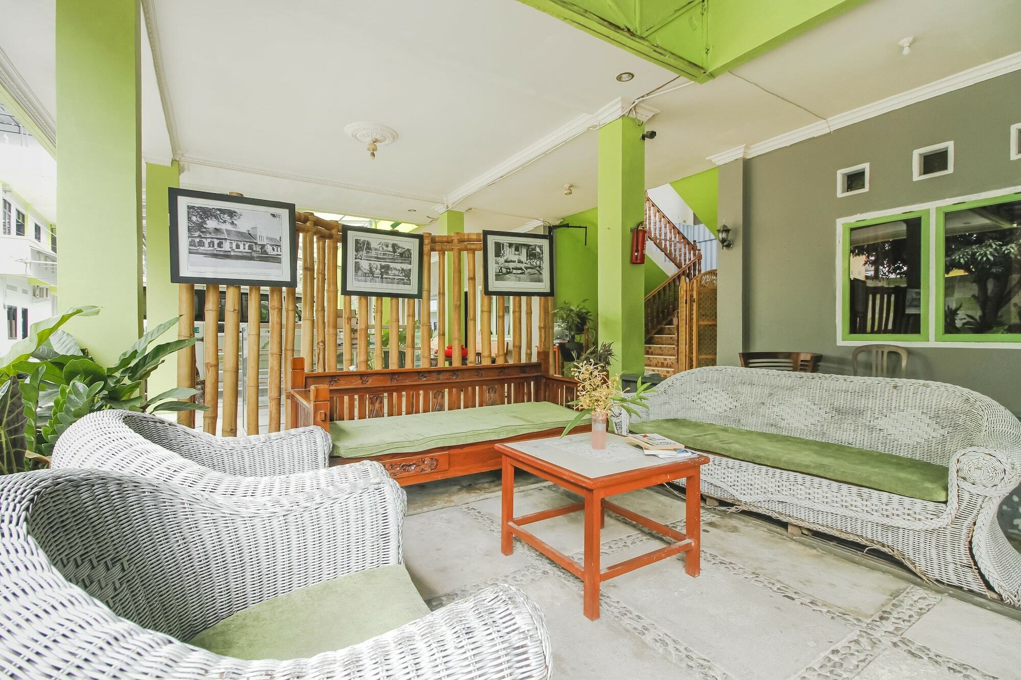Oyo 2186 Esbe Hotel Syariah Tanjung Pandan Buitenkant foto