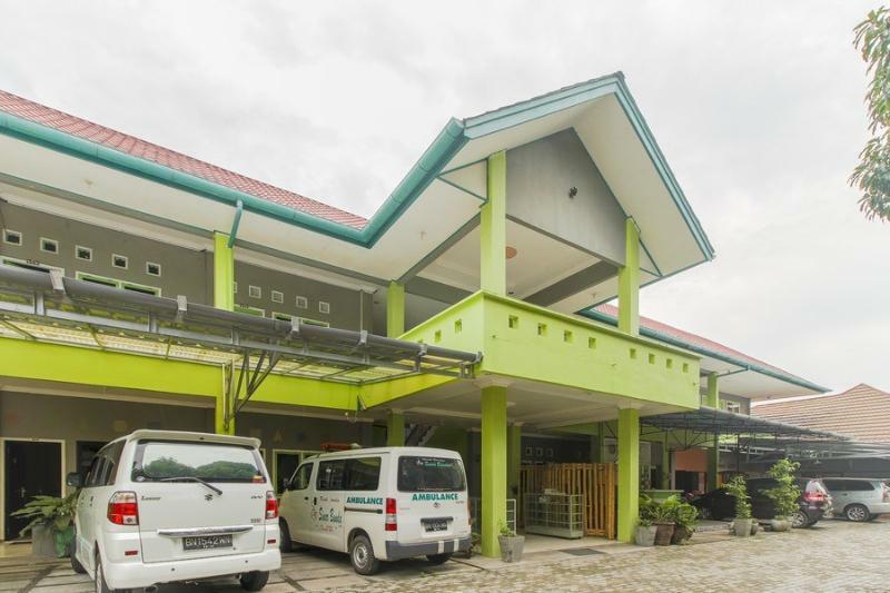 Oyo 2186 Esbe Hotel Syariah Tanjung Pandan Buitenkant foto