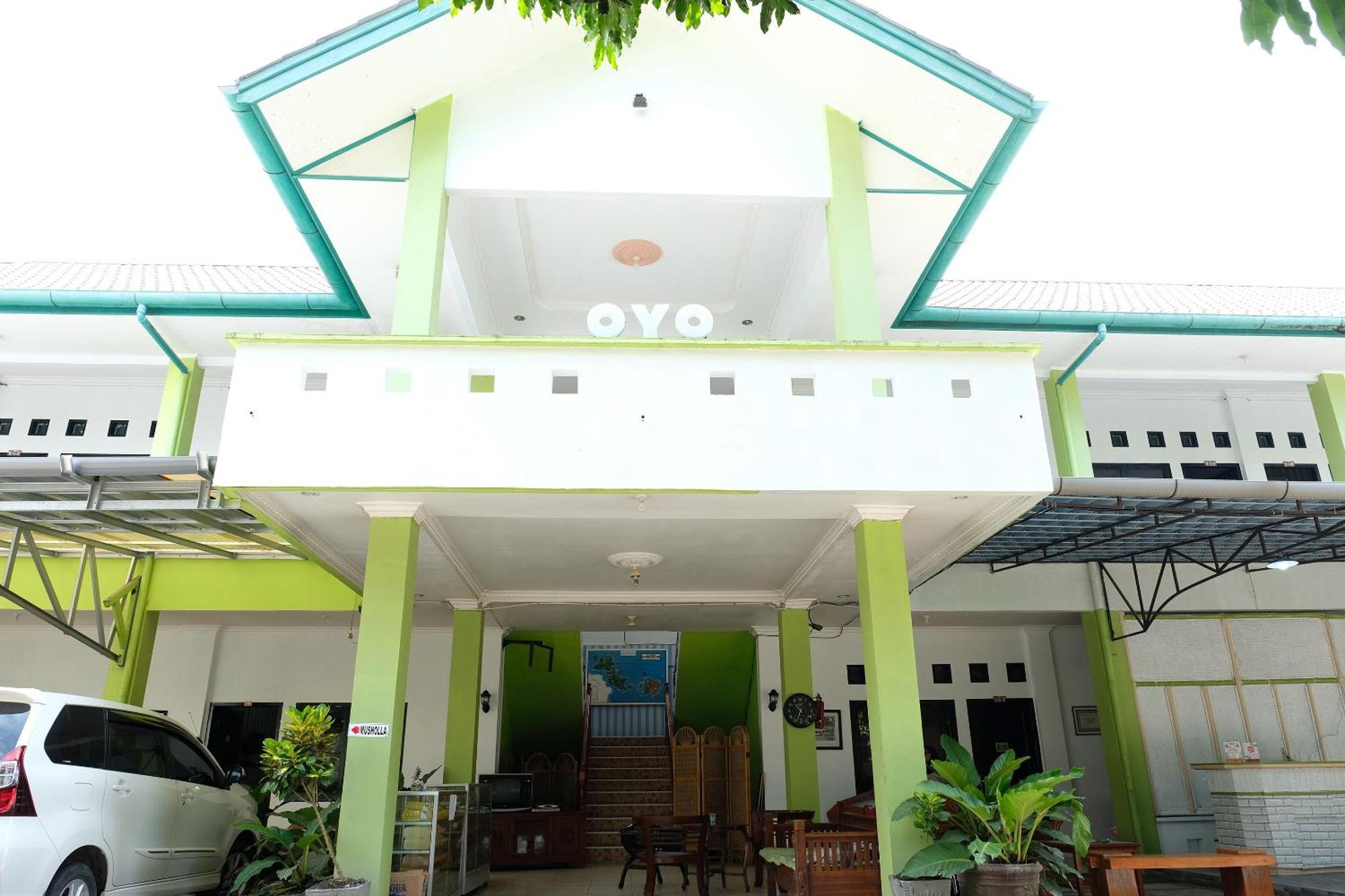Oyo 2186 Esbe Hotel Syariah Tanjung Pandan Buitenkant foto
