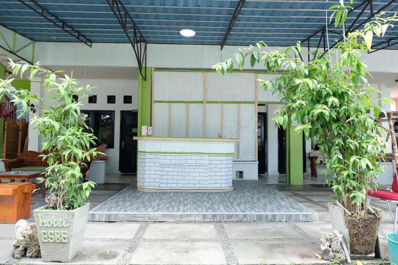 Oyo 2186 Esbe Hotel Syariah Tanjung Pandan Buitenkant foto