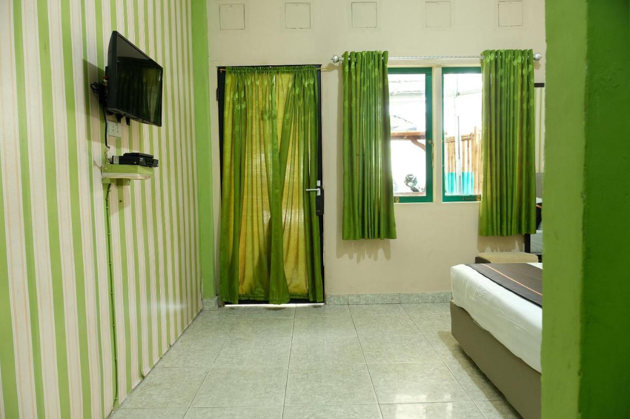 Oyo 2186 Esbe Hotel Syariah Tanjung Pandan Buitenkant foto