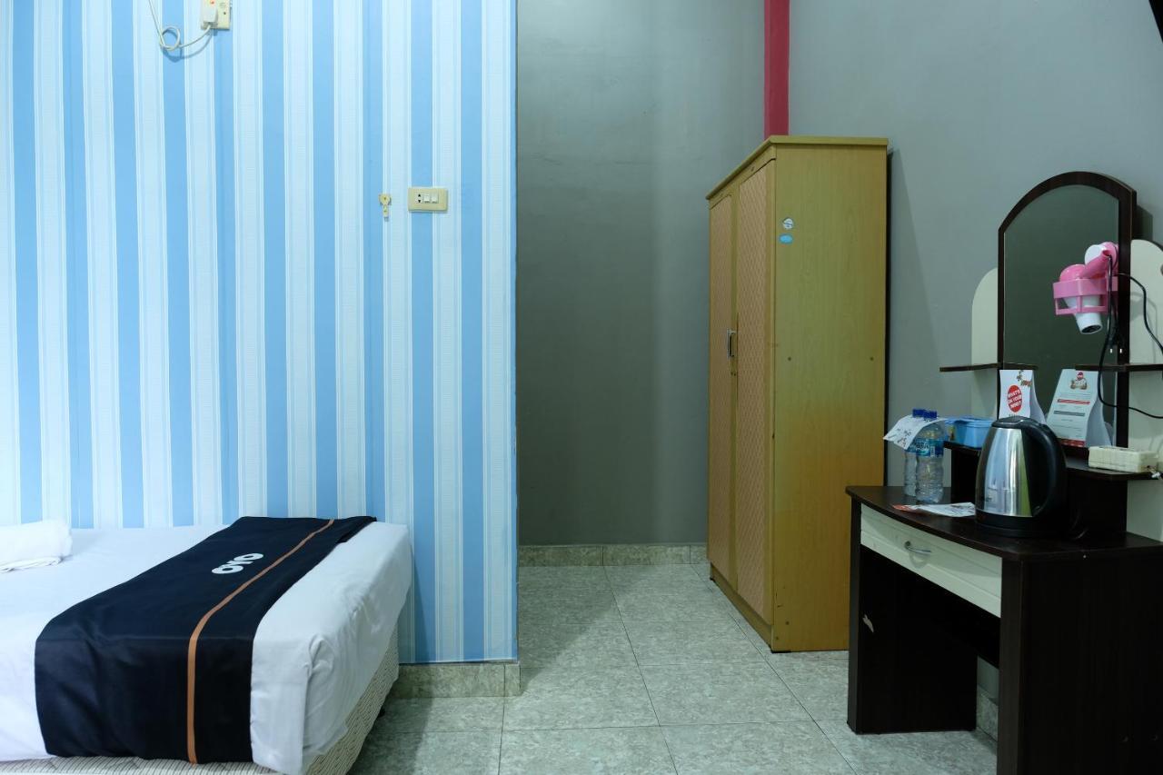 Oyo 2186 Esbe Hotel Syariah Tanjung Pandan Buitenkant foto