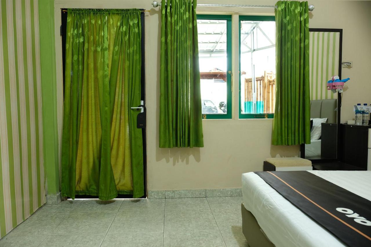Oyo 2186 Esbe Hotel Syariah Tanjung Pandan Buitenkant foto