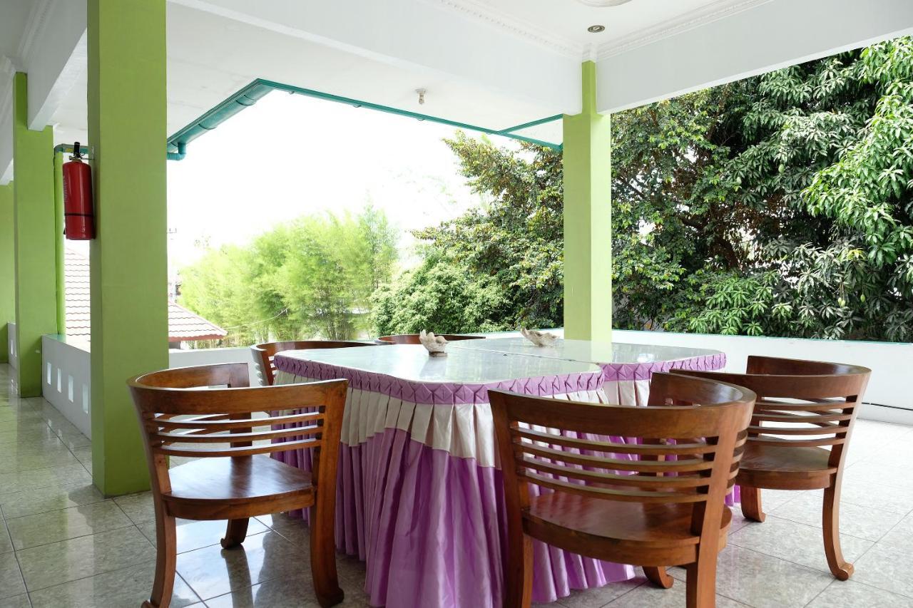 Oyo 2186 Esbe Hotel Syariah Tanjung Pandan Buitenkant foto