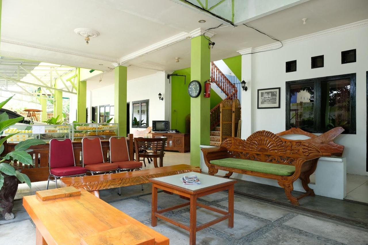 Oyo 2186 Esbe Hotel Syariah Tanjung Pandan Buitenkant foto
